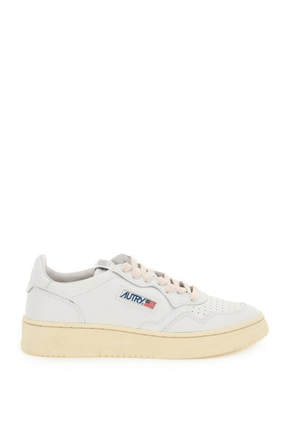 AUTRY leather medalist low sneakers