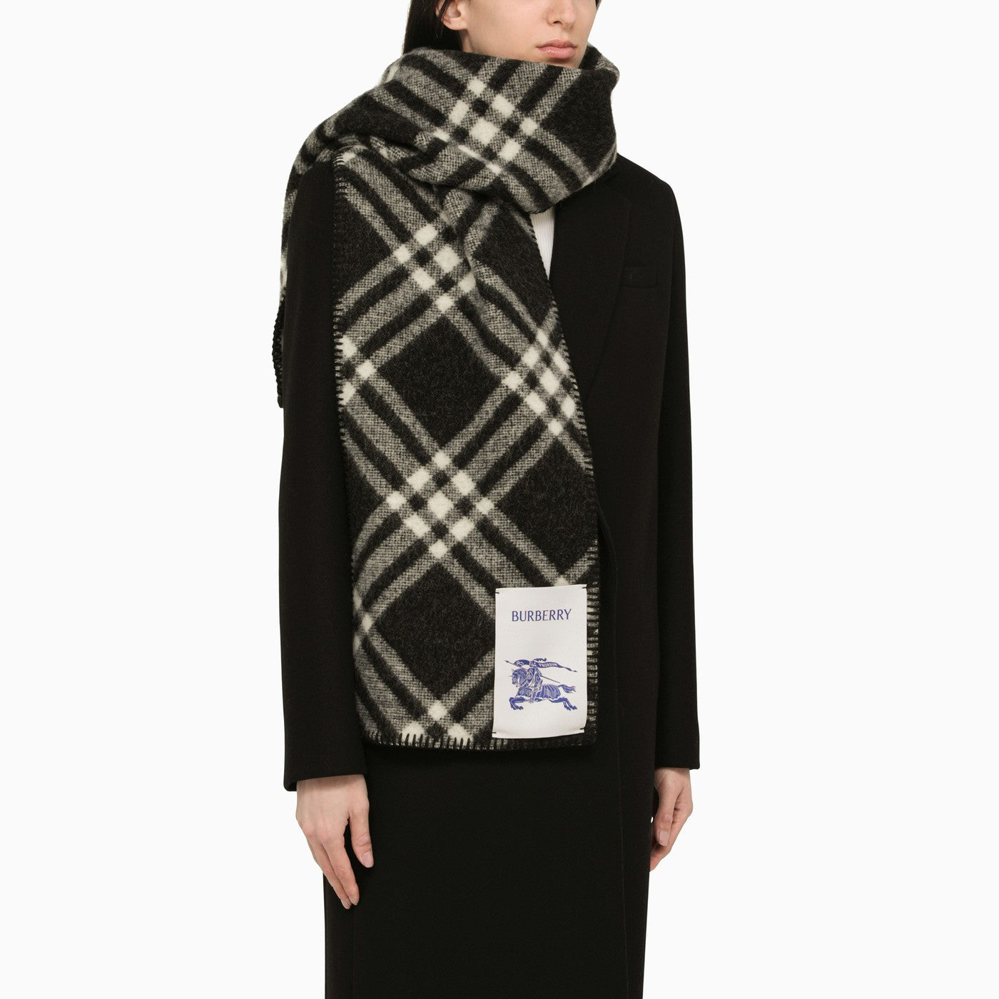 Burberry Black Wool Scarf With Vintage Check Pattern