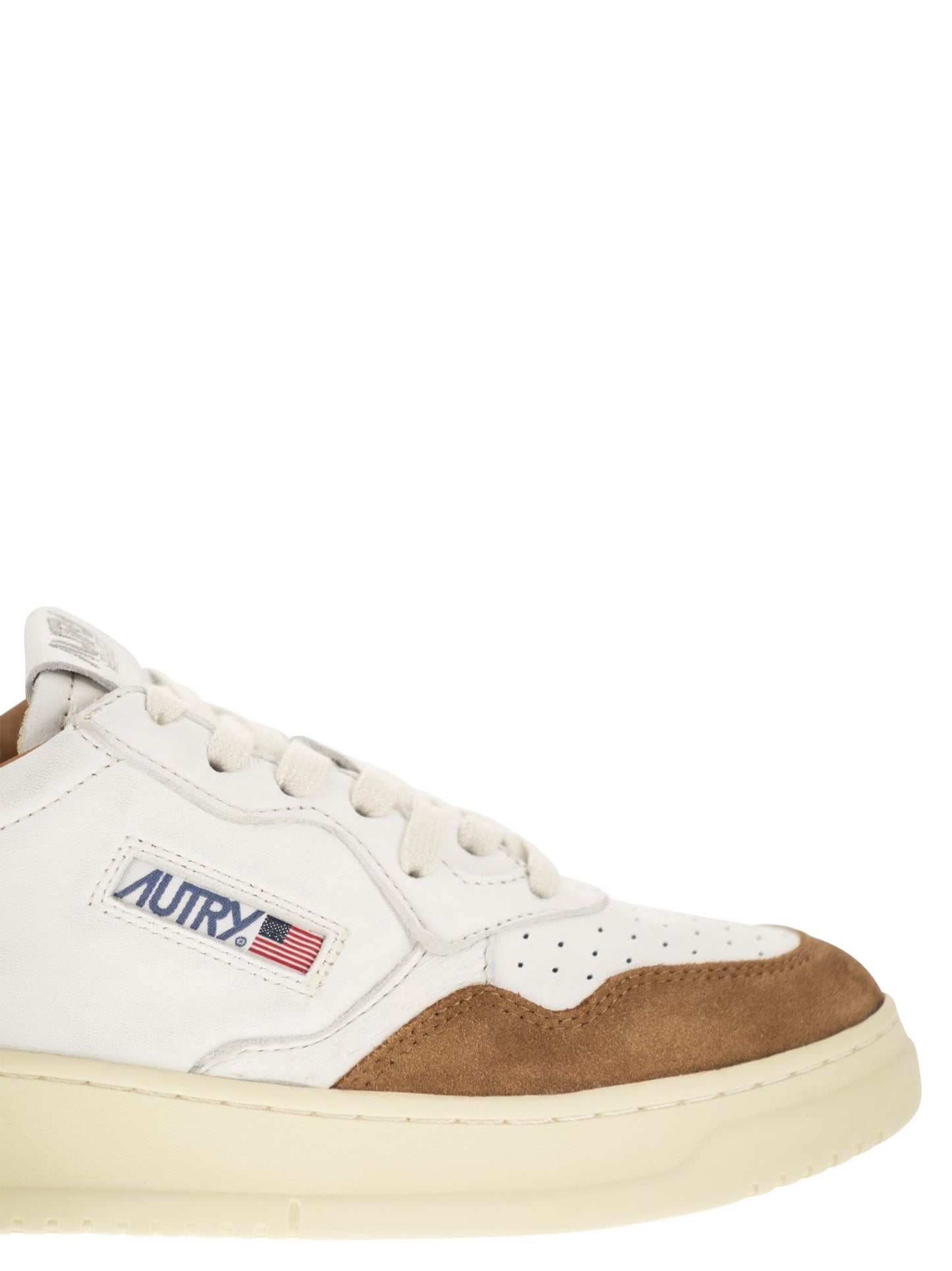 Autry Medalist Low Sneakers In Goatskin And Suede