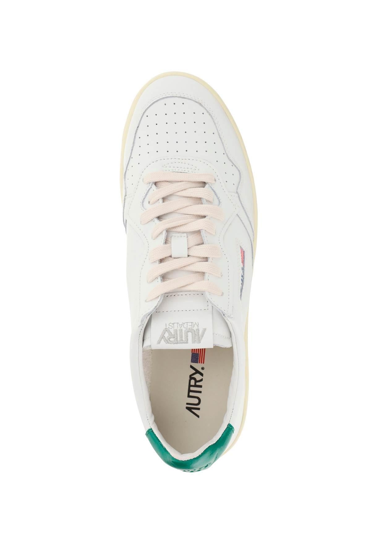 AUTRY leather medalist low sneakers